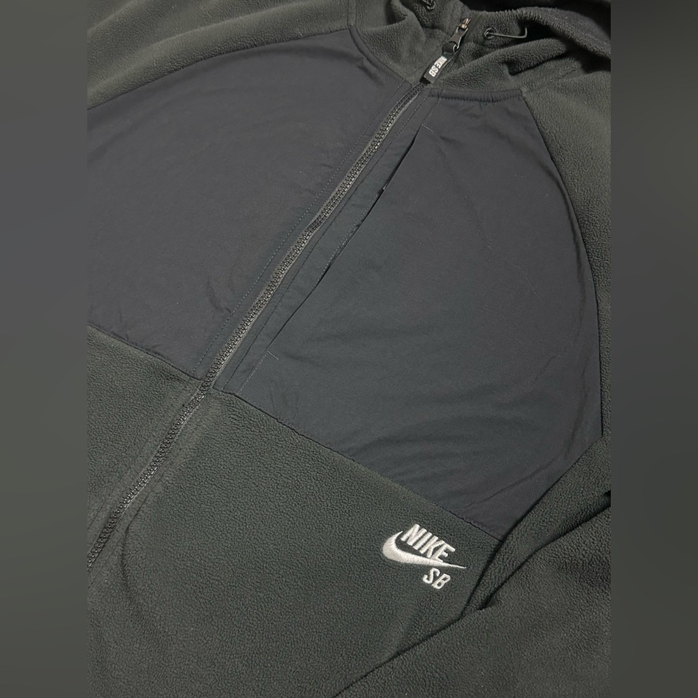 Nike SB Fleece Full Zip Jacket - Picture 2 of 9